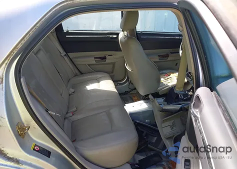 2005 Chrysler 300C z USA, uszkodzony, nr VIN 2C3AA63H05H665672